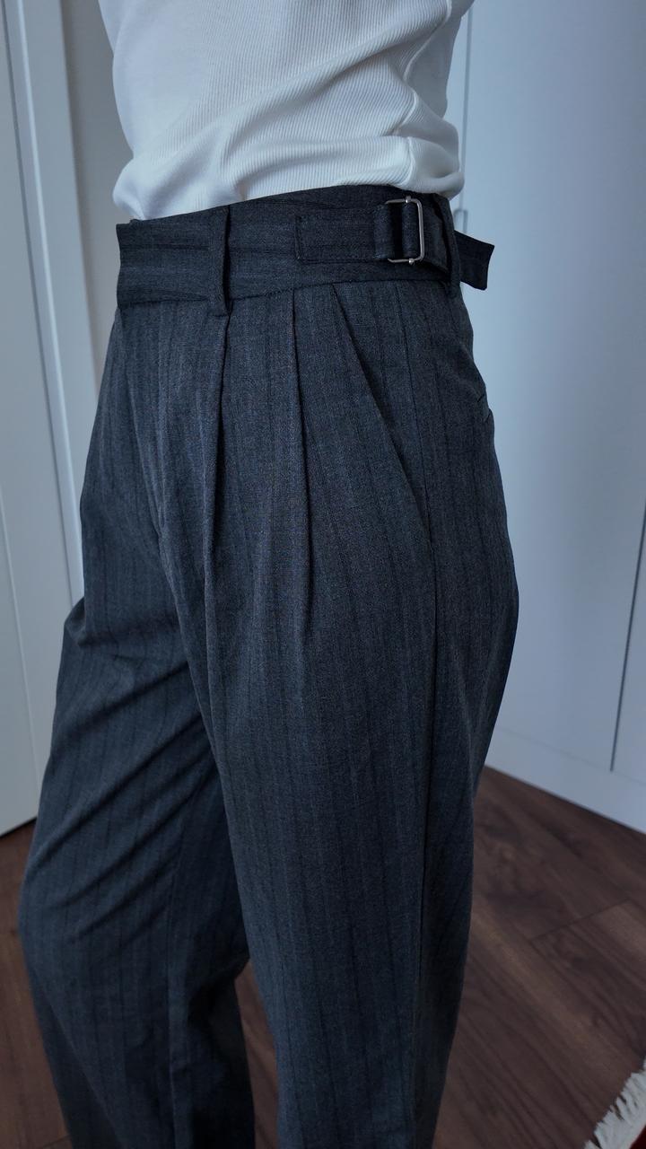 Серые штаны Stradivarius