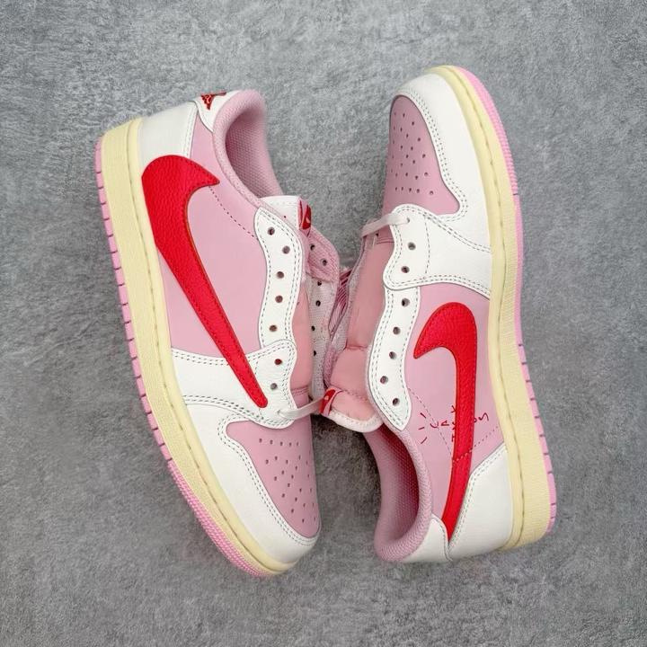 Кроссовки Travis Scott x Air Jordan 1 Low OG 'Shy Pink