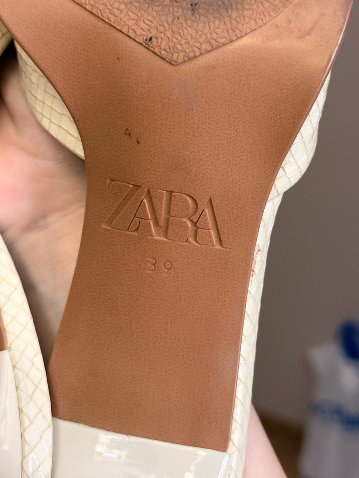 Snake Kitten heels Zara Beije