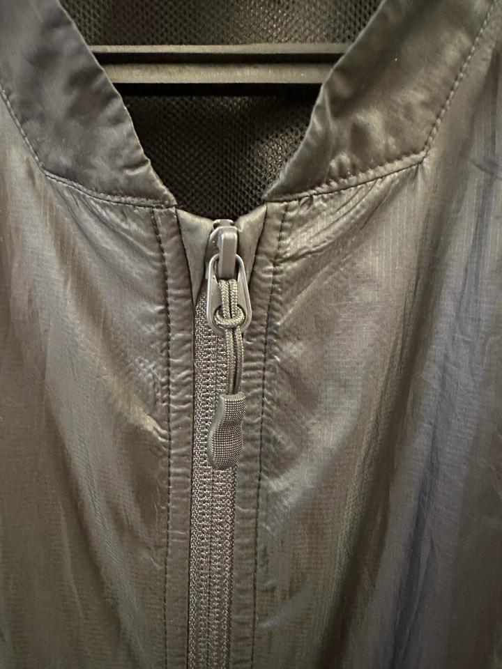 Легкая ветровка H&M