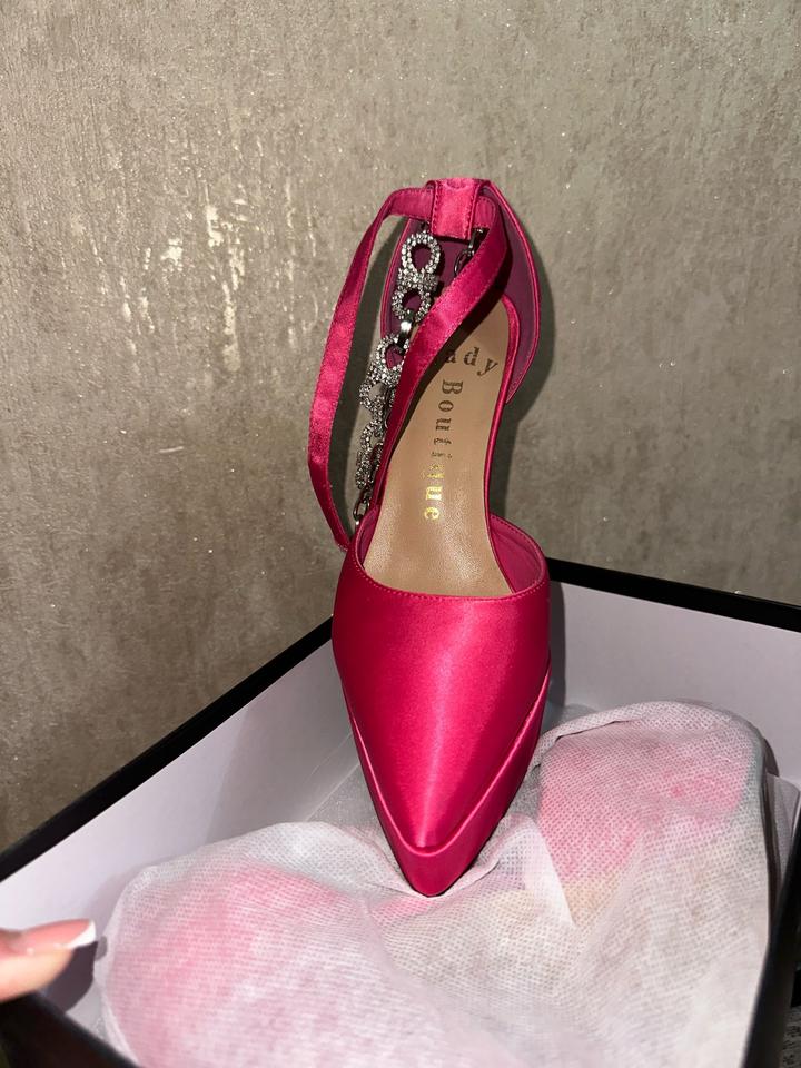 элегантные женские туфли цвета фуксии (ярко-розовый