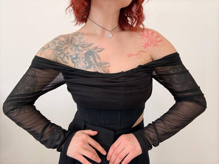 Корсет с сеткой на рукавах