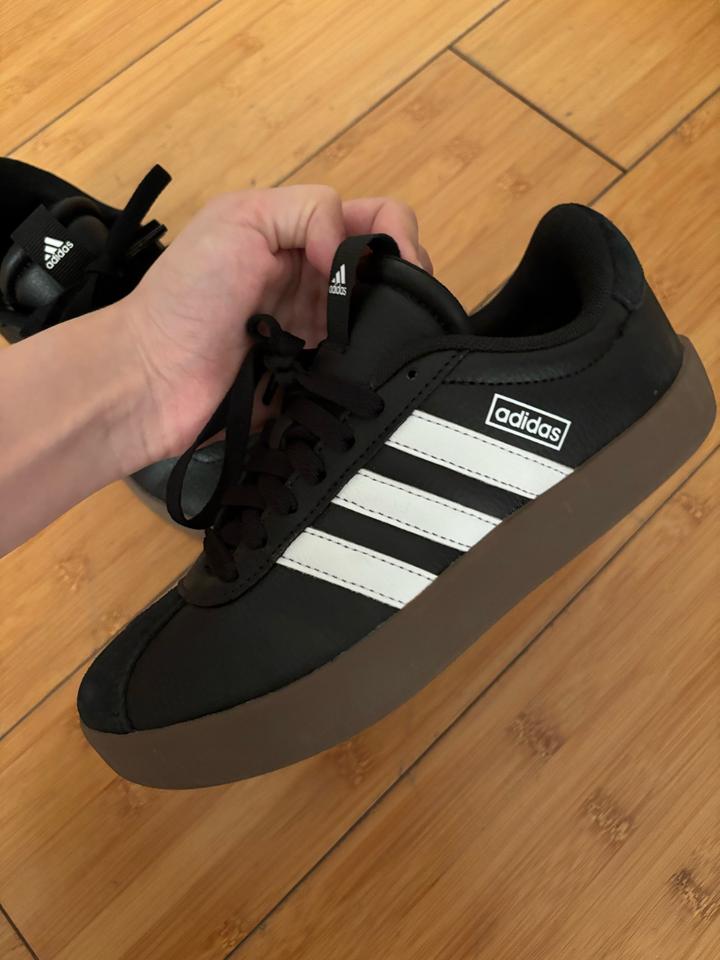 Кроссовки Adidas