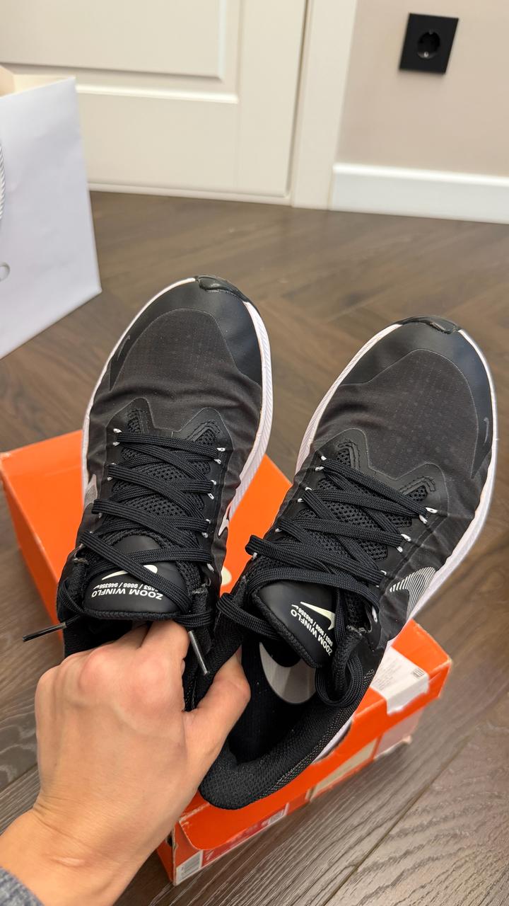 Кроссовки в зал Nike оригинал с коробкой 38 размер