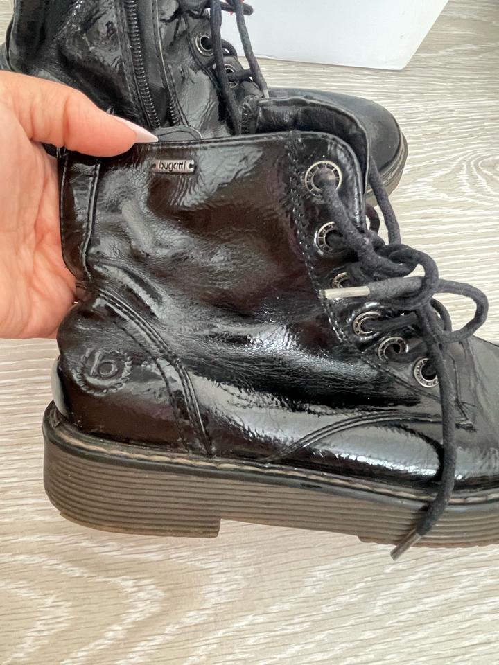 Классные ботинки bugatti