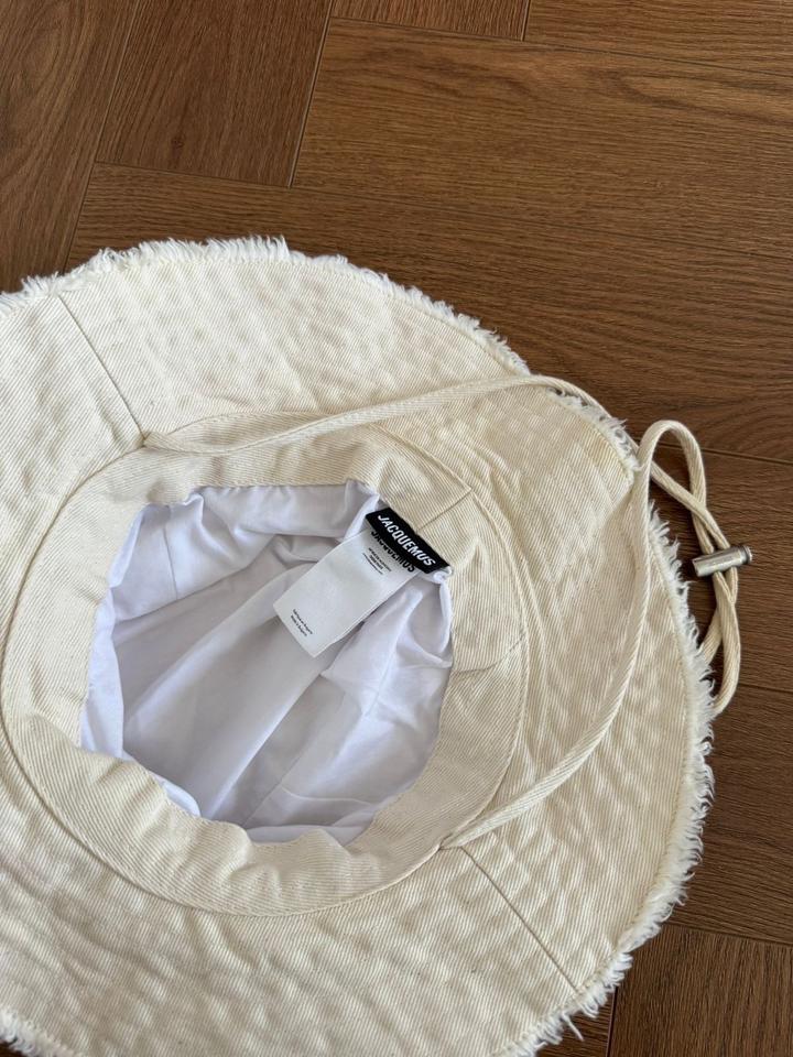 Панама Jacquemus оригинал , в кремовом оттенке
