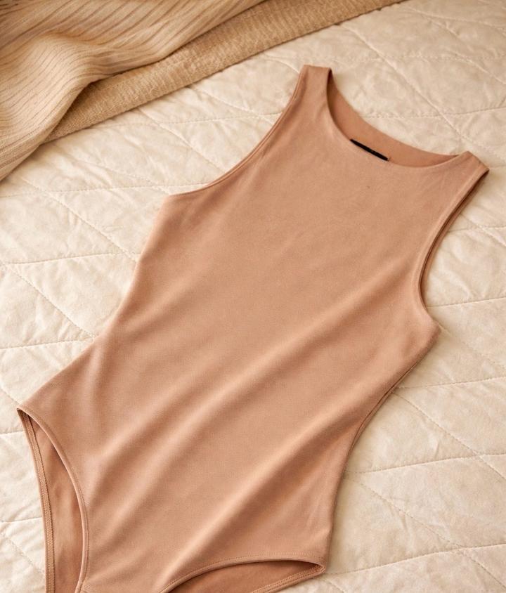 Боди бежевый