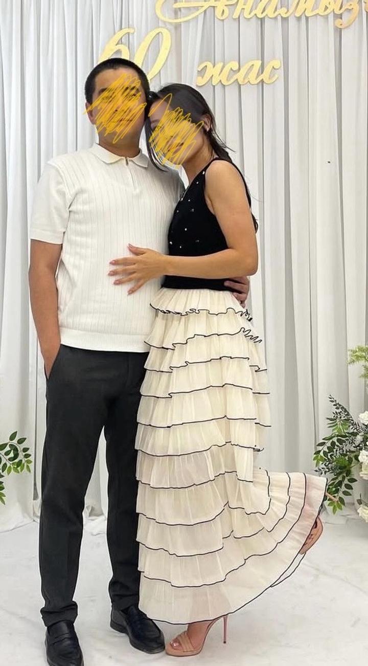 Стильное платье с камнями