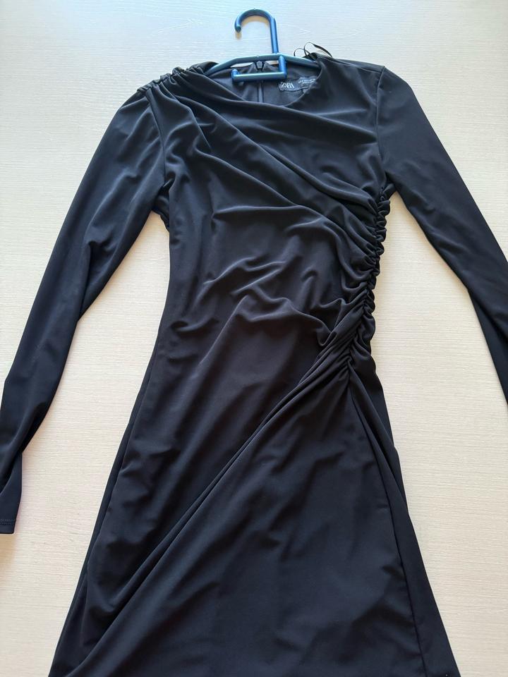 Чёрное мини-платье Zara