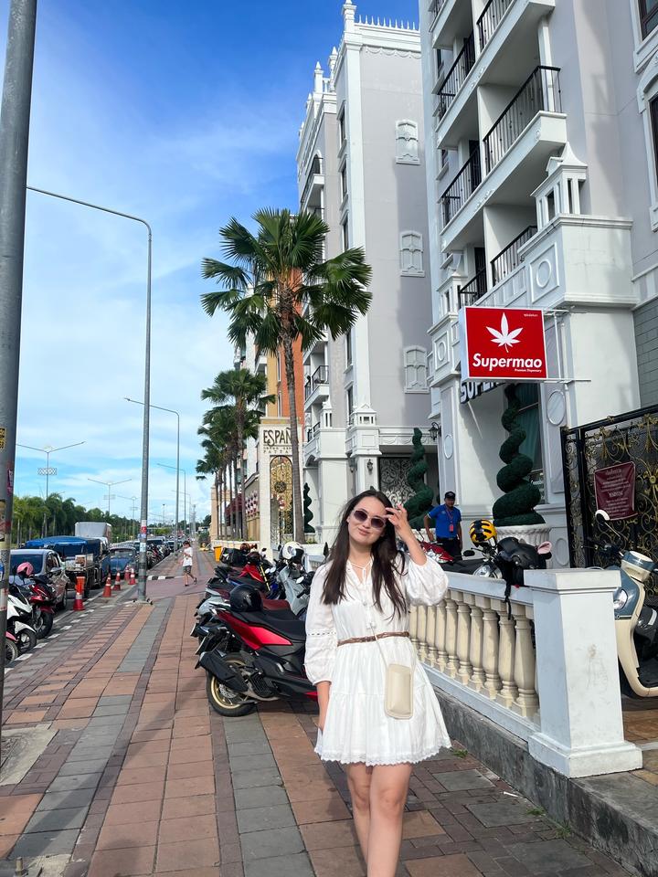 Платья белый