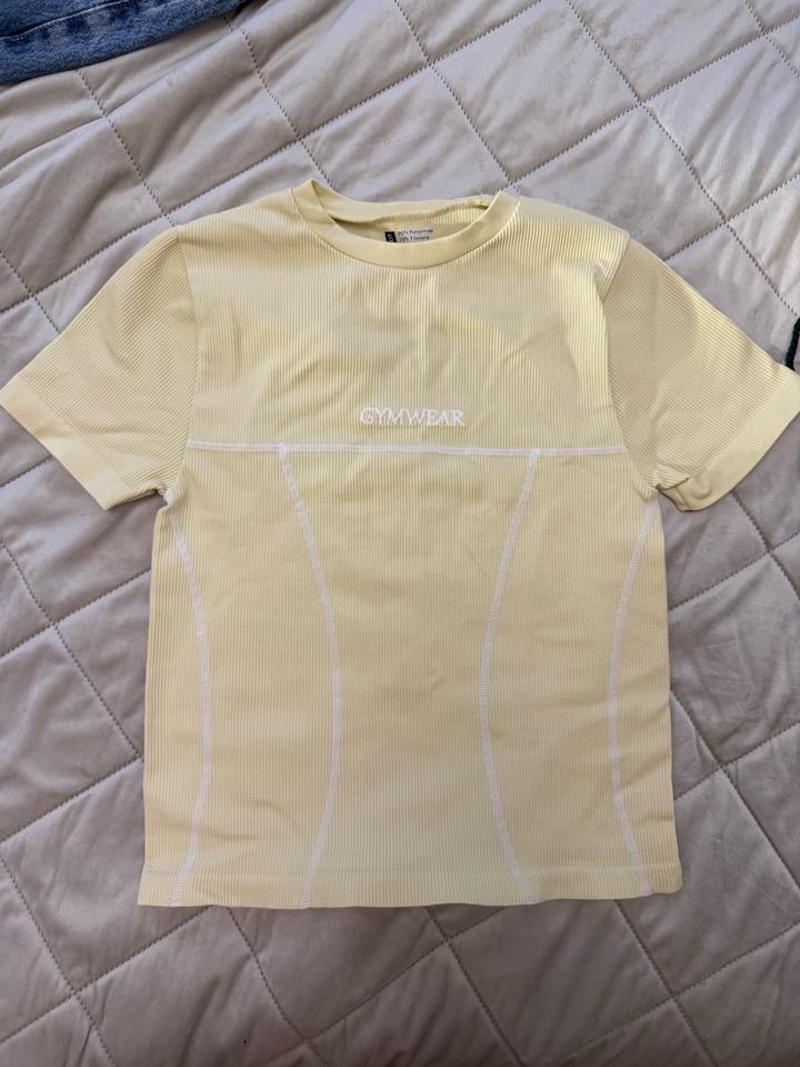 Спортивный топ