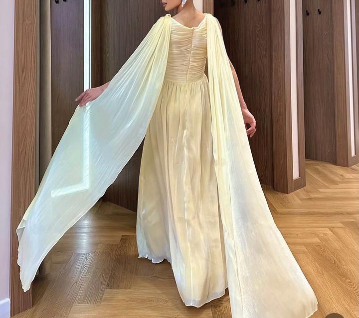 Белое платье от Leely