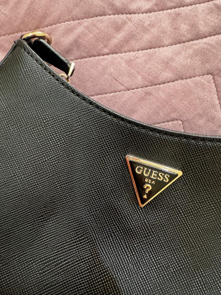 Черная сумка Guess