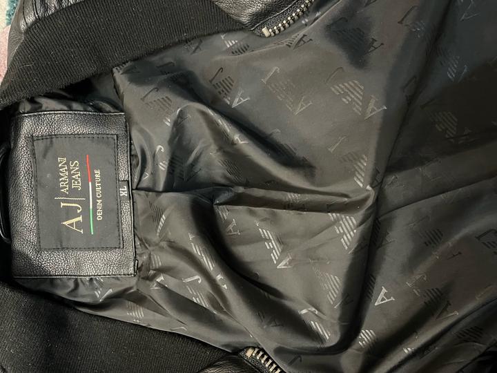 Кожаная куртка Armani