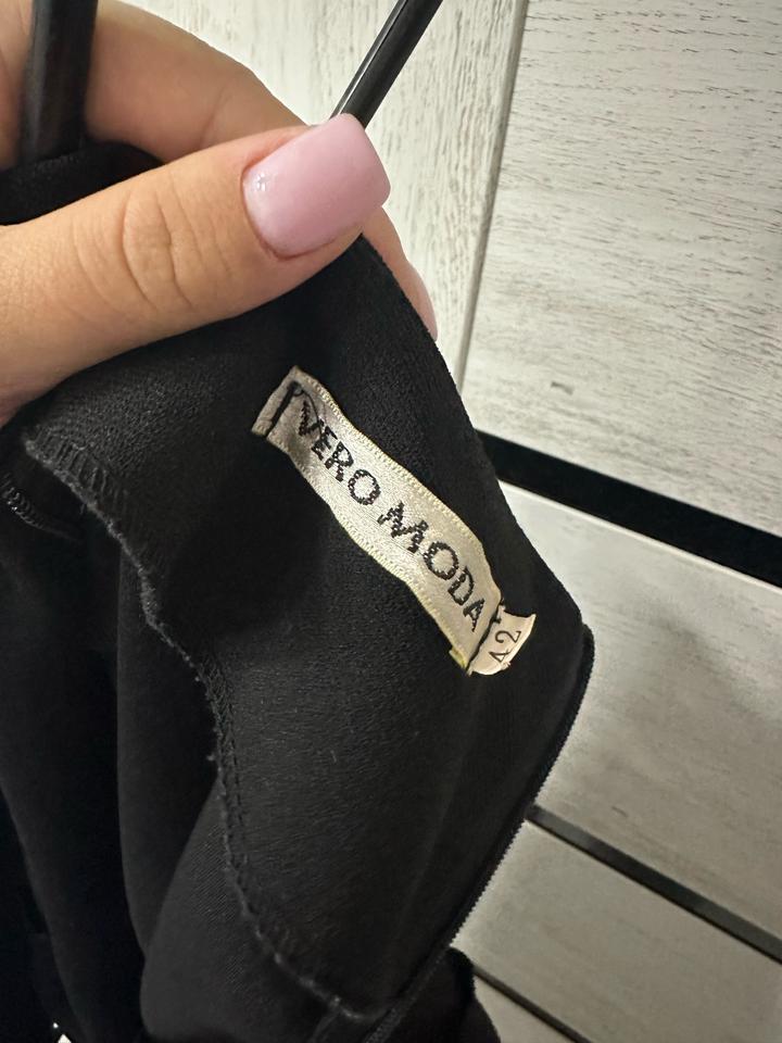 Черное платье