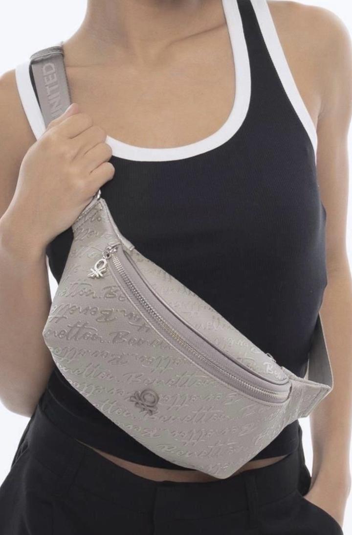 Серебристая женская сумочка United Colours of Benetton