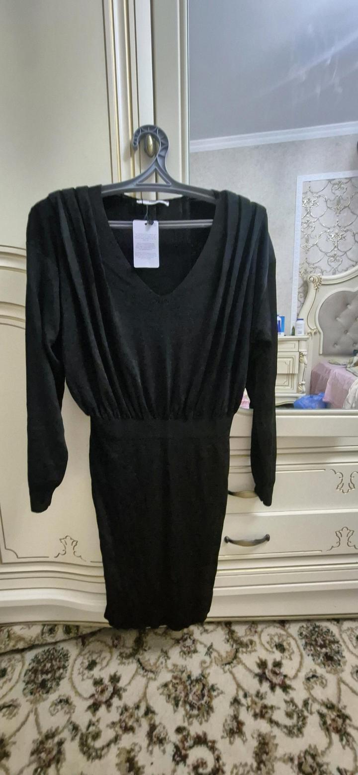 Чёрное короткое платье mango