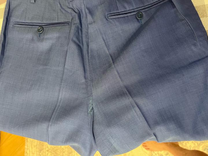 Продам костюм Canali