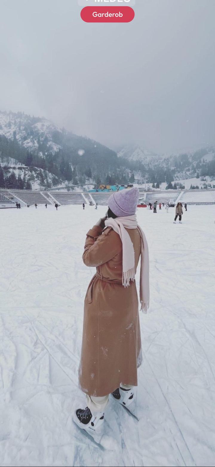 Бежевое пальто Pitti