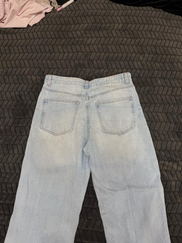 Джинсы Bershka