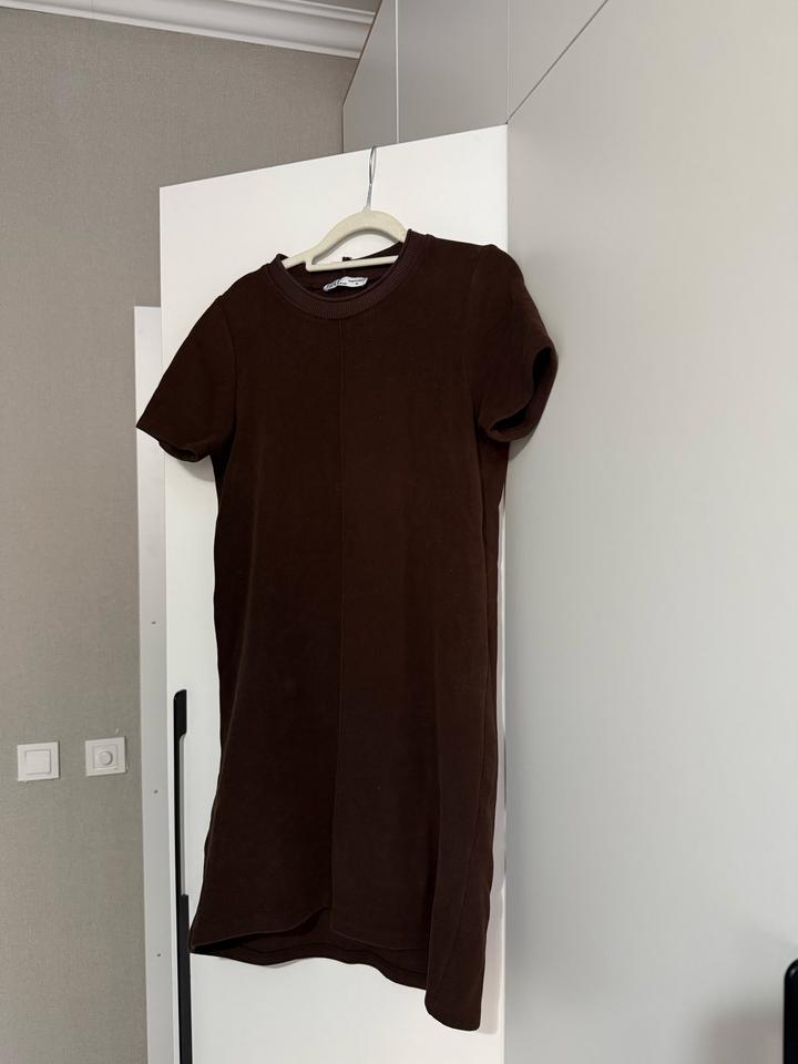 Платье коричневого цвета