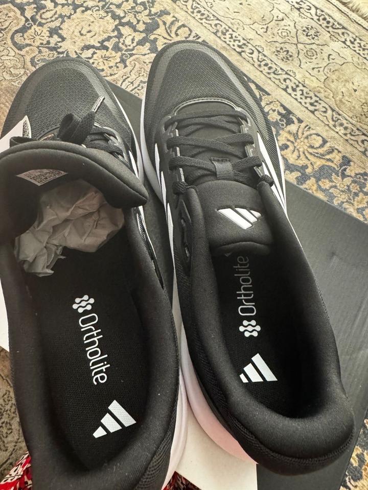 Женские кроссовки adidas