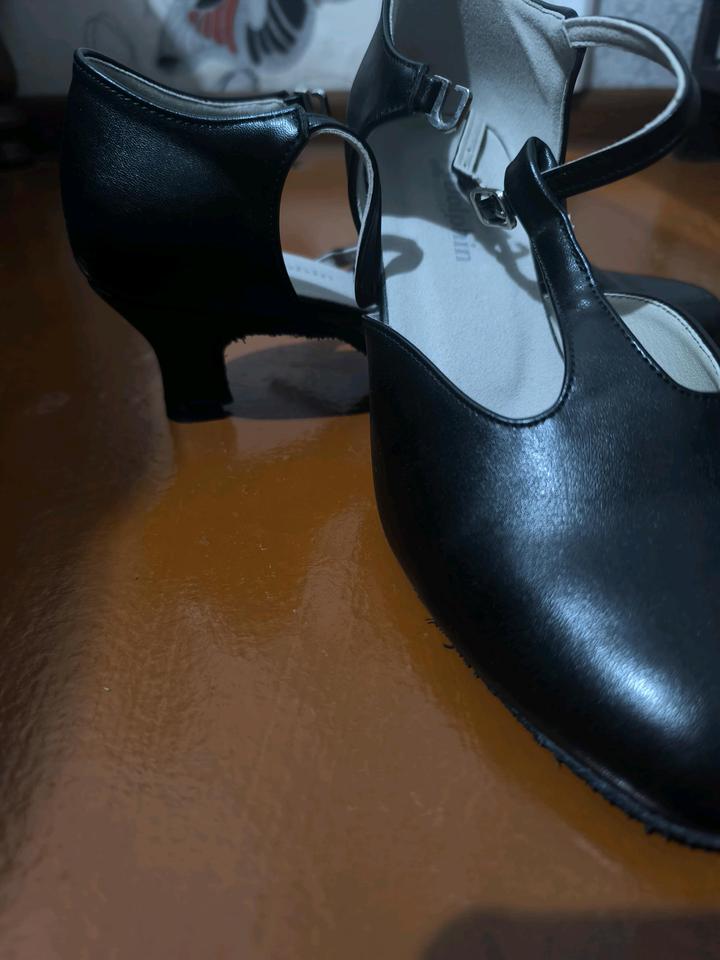 Черные туфли