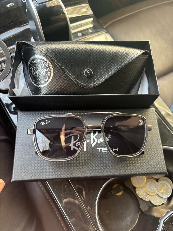 Солнцезащитные очки Ray.Ban