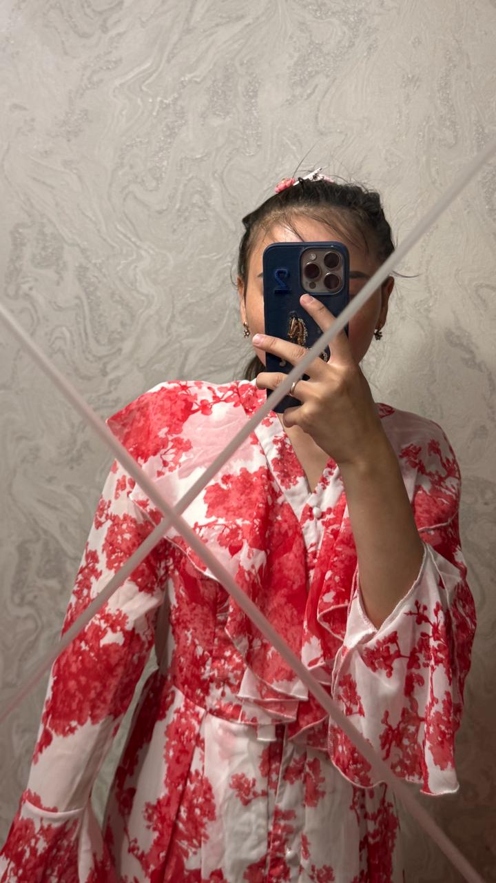 Красный платья