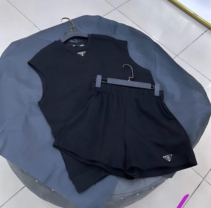 Двойка от Prada