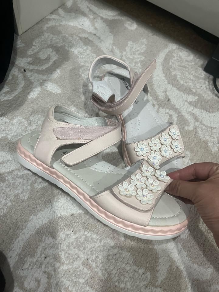 Босоножки на девочку