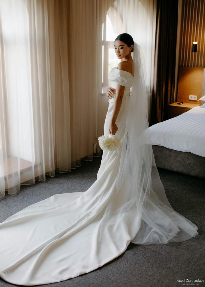 Свадебное платье WHITE SWAN