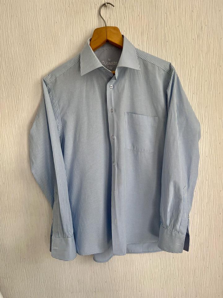 Винтажная голубая рубашка в полоску с манжетами и деталями в клетку