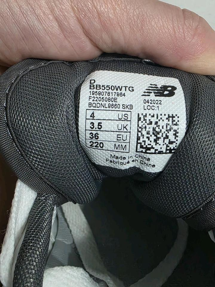 Кроссовки NEW BALANCE 550