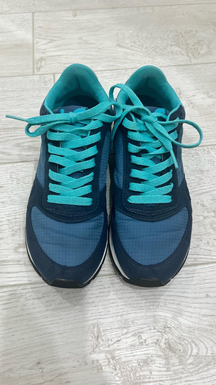 Продаются кроссовки