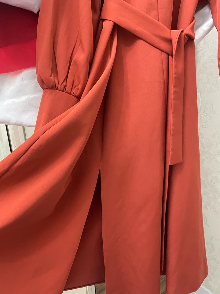 Продаю оранжевое платье.