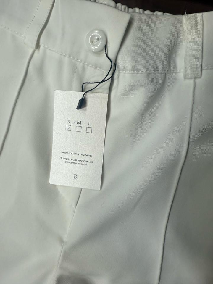 белые брюки Bellame