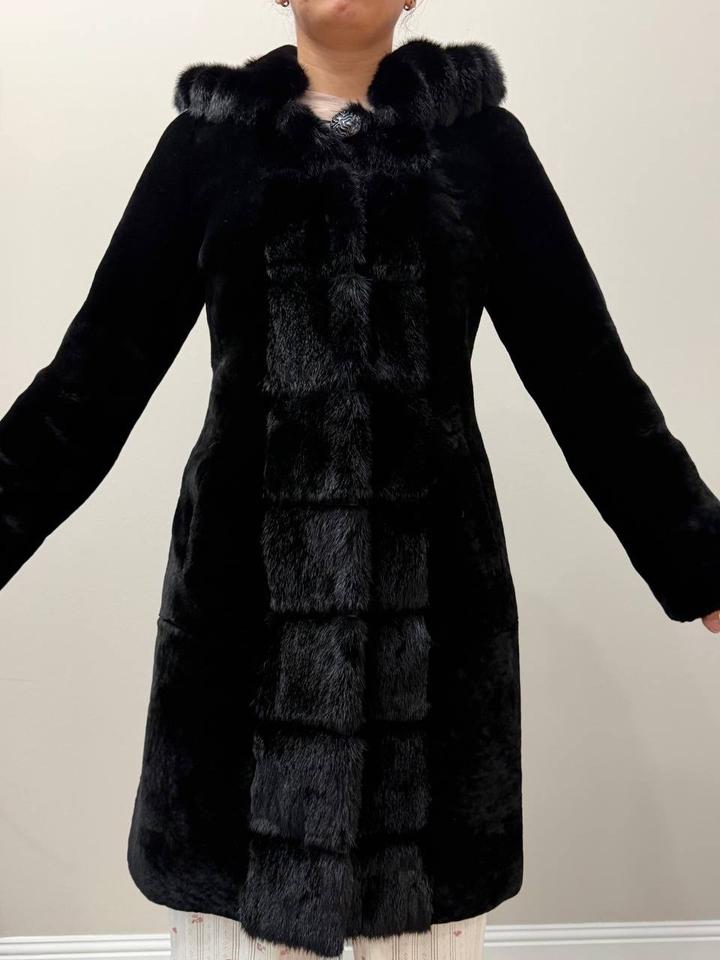 Шуба мутон с норковыми вставками