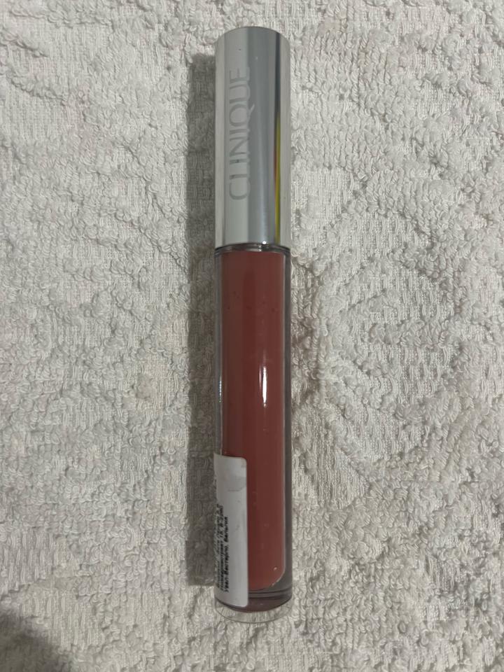 Увлажняющий блеск для губ Clinique Pop Plush Creamy Lip Gloss. 02 Chiffon Pop.