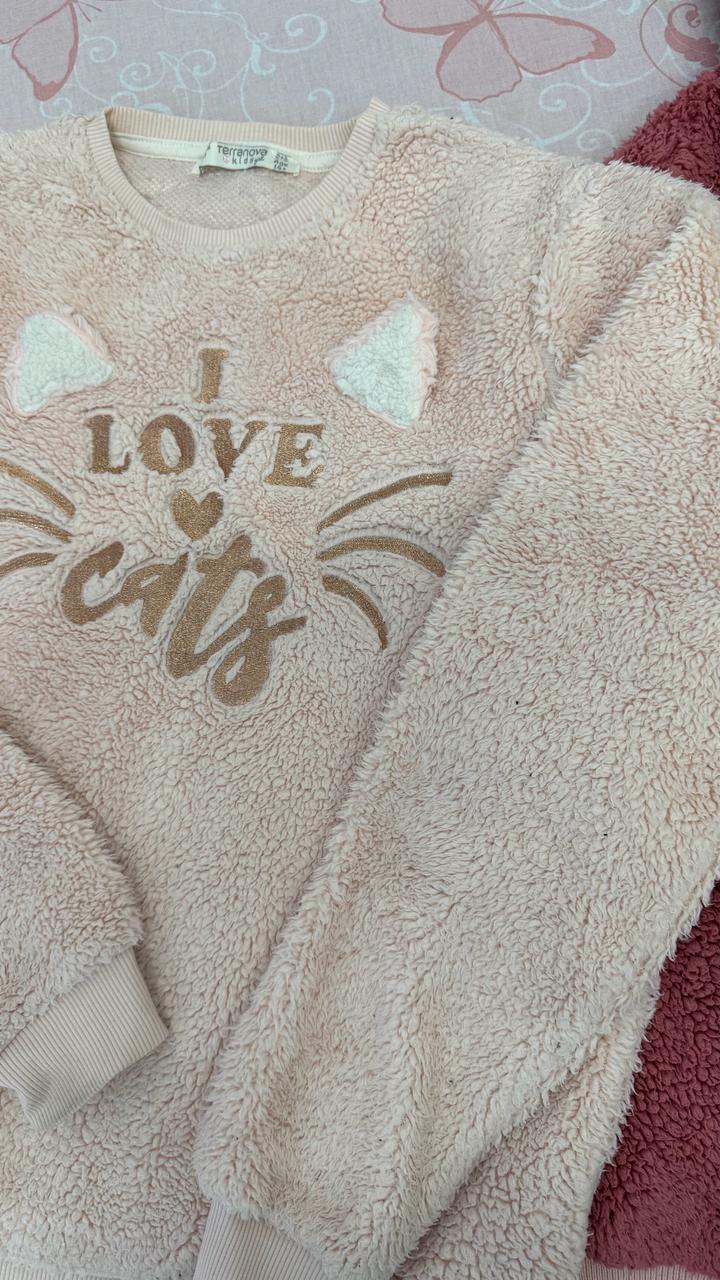 Куртка и кофта .