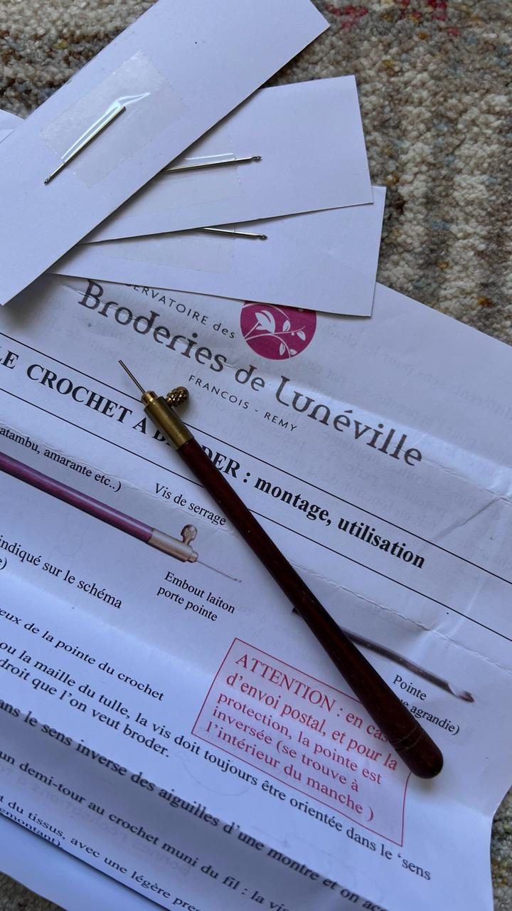 Люневильский крючок с 4 иглами в комплекте