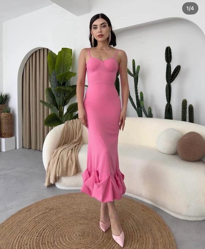 Розовое платье