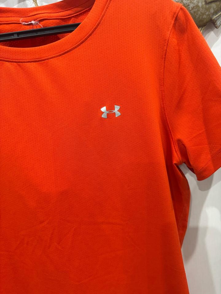 Продам футболку under armour