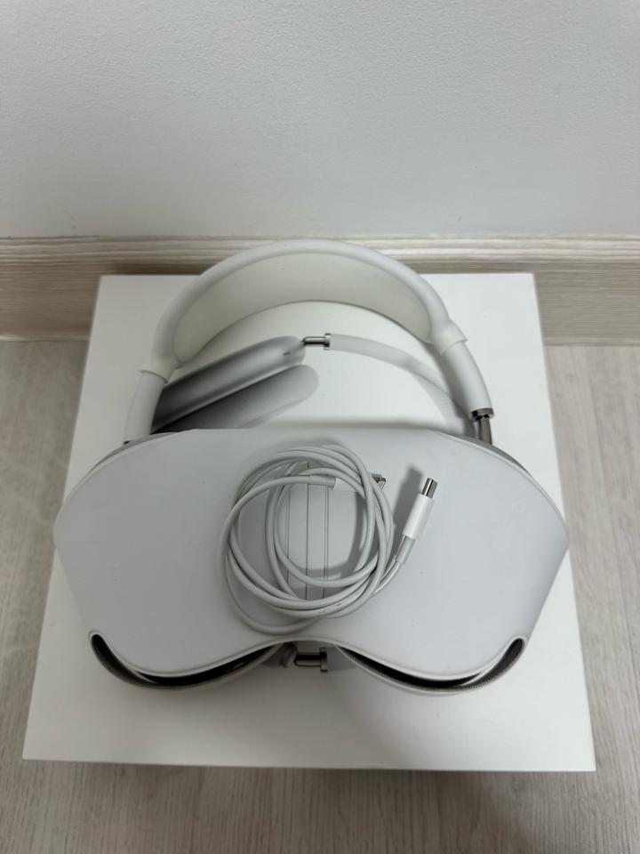 AirPods Max
