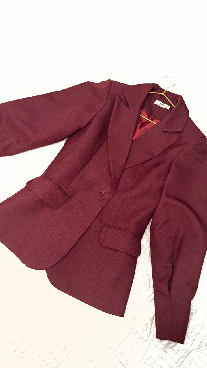 Бордовый пиджак