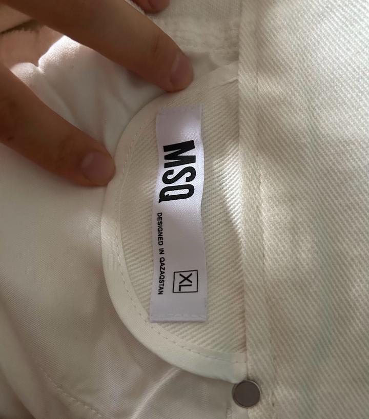 Белые джинсы MSQ
