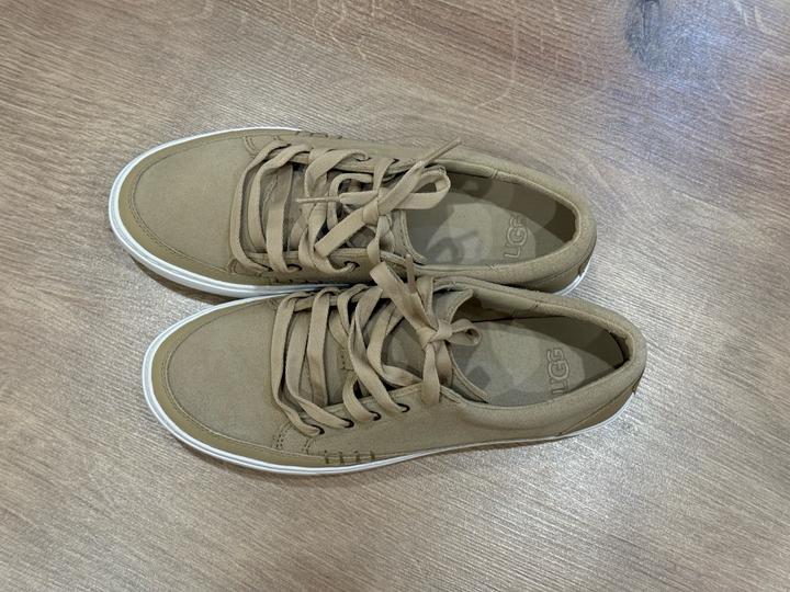 Замшевые кеды UGG