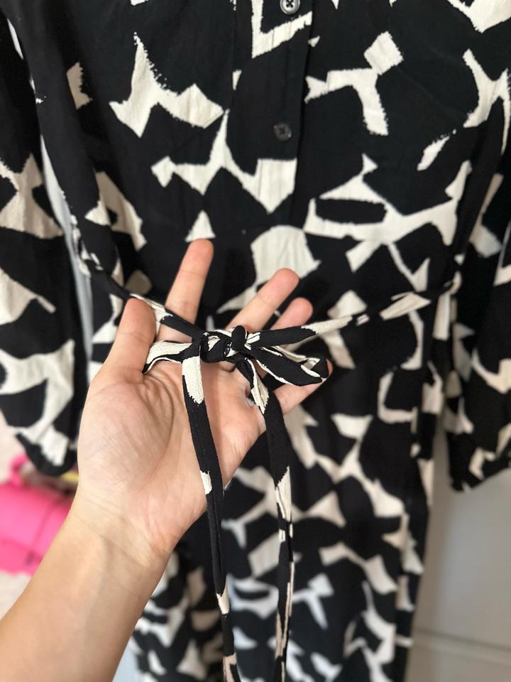 Платье-рубашка Zara с графичным принтом
