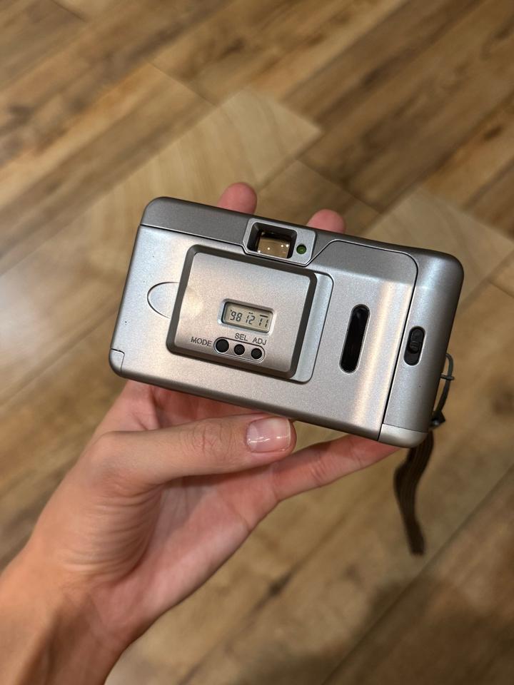 Samsung Fino 15DLX Quartz Date плёночный фотоаппарат