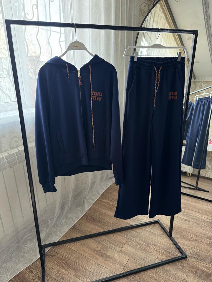 Спорт костюмы